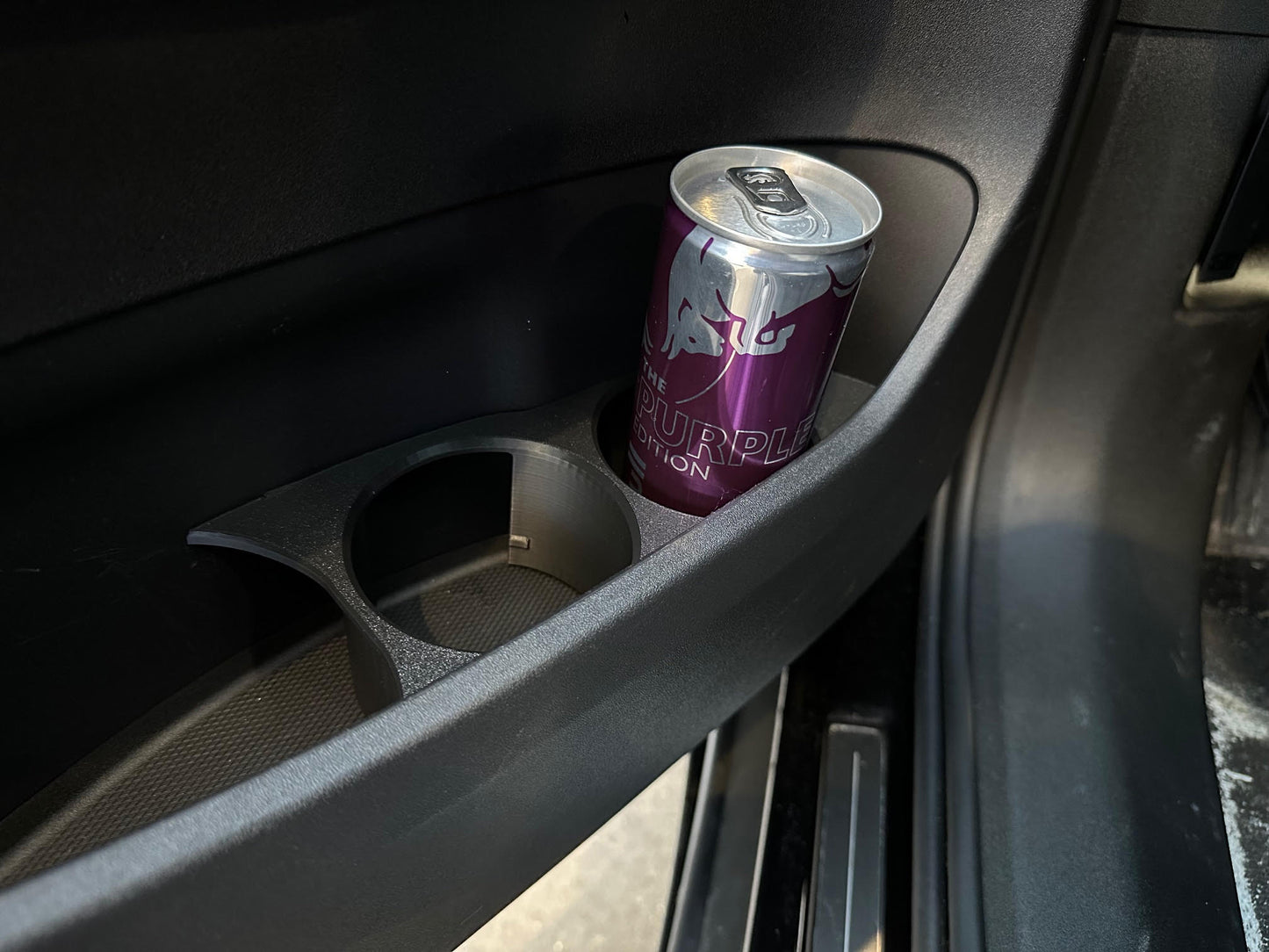 Polestar 2 kopholder til dørskuffen, Ny opdateret version, et sæt (venstre + højre)